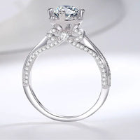 Knotenring aus S925-Silber mit 1 Karat Moissanit und