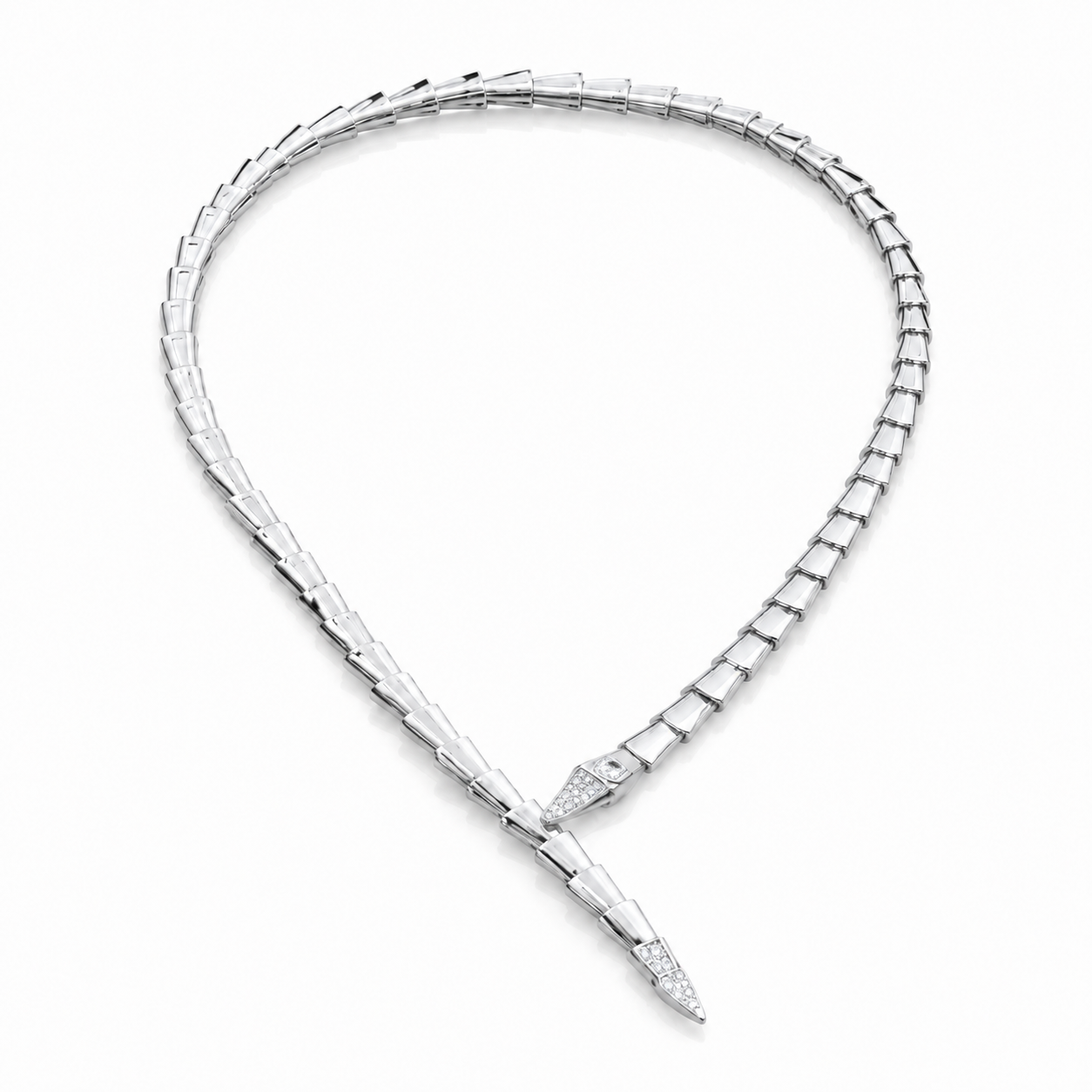 Allure Necklace — Elegance in Every Movement