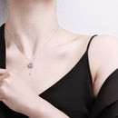 <tc>Katzenanhänger-Halskette mit Süßwasserperle aus 925er Silber und Moissanit</tc>